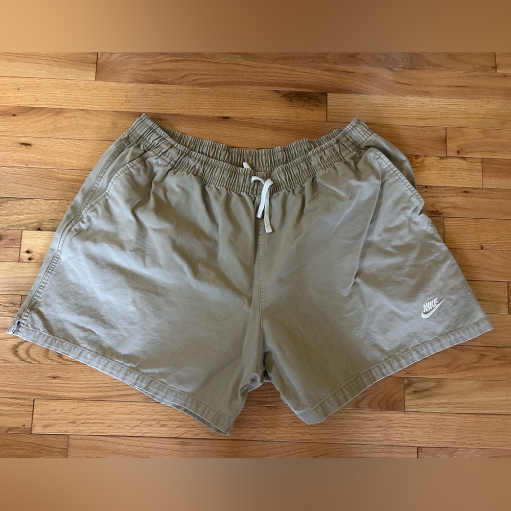 Nike Men’s tan Elastic Waist  Shorts